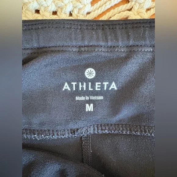 Athleta Women's Black Biker Shorts Medium - Picture 5 of 8